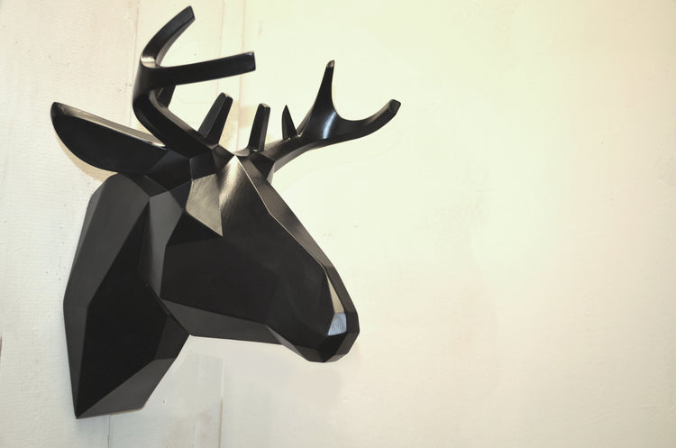 Animuro Hirsch Schwarz